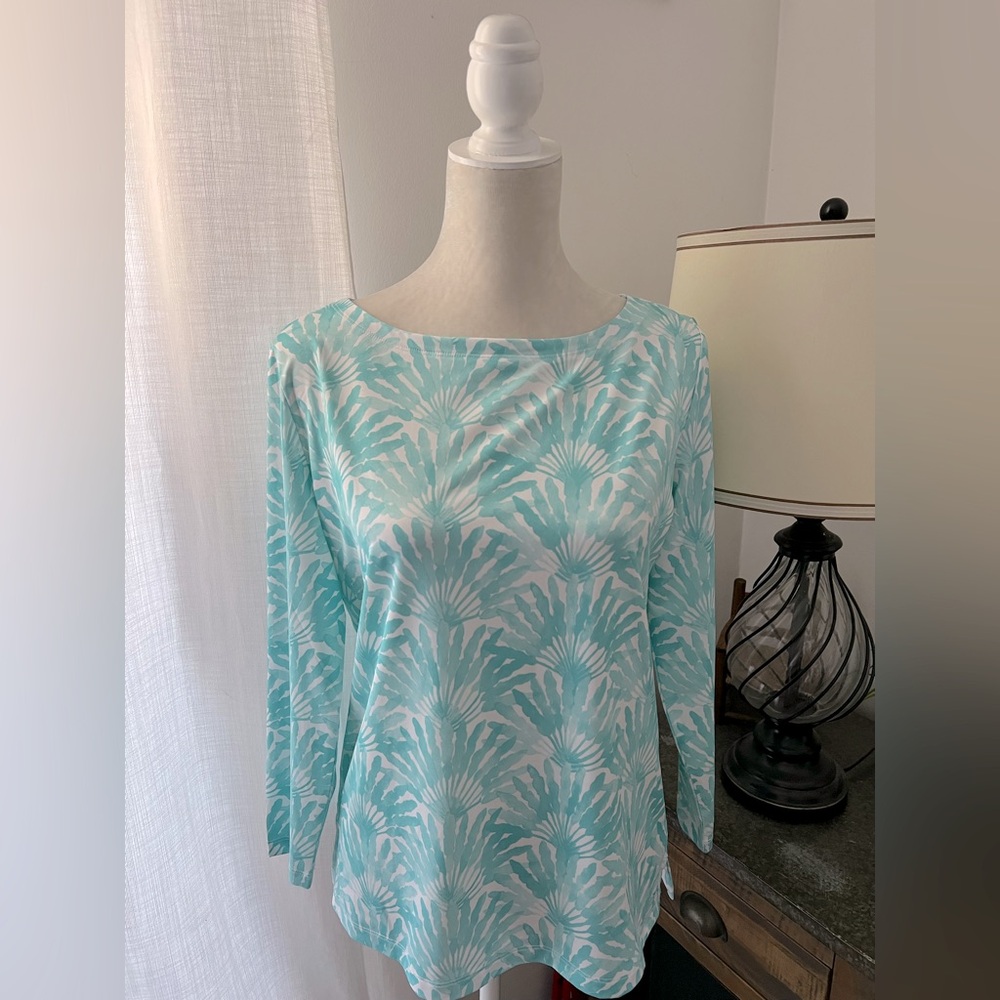 Vineyard Vines performance top